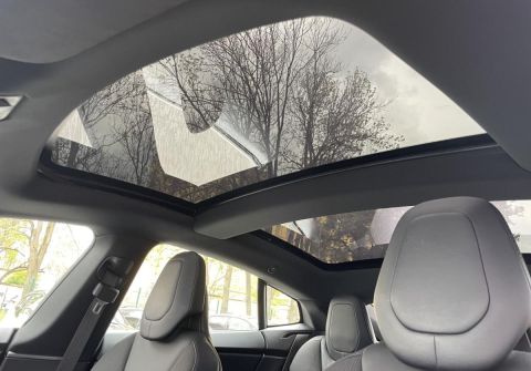 Tesla Model S 75D AWD, Vzduch