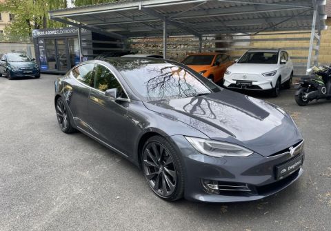 Tesla Model S 75D AWD, Vzduch