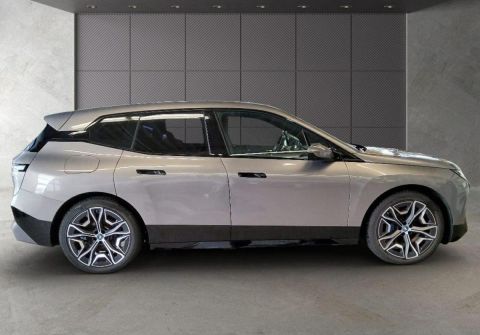 BMW iX xDrive50