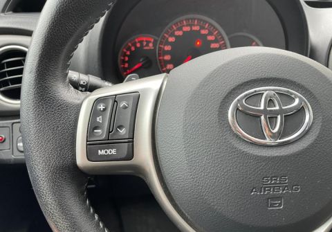 Toyota Yaris REZERVOVÁNO, AUTOMAT / Kamera