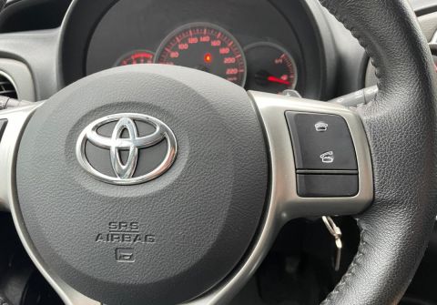 Toyota Yaris REZERVOVÁNO, AUTOMAT / Kamera