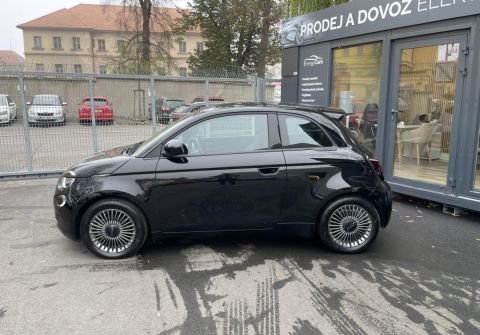 Fiat 500e 87kW, baterie 42 kWh, ICON