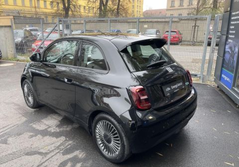 Fiat 500e 87kW, baterie 42 kWh, ICON